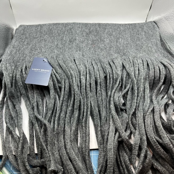 Lucky Brand Brushed Oversized Scarf Wrap in Charcoal Gray with Long Fringe - Picture 7 of 12